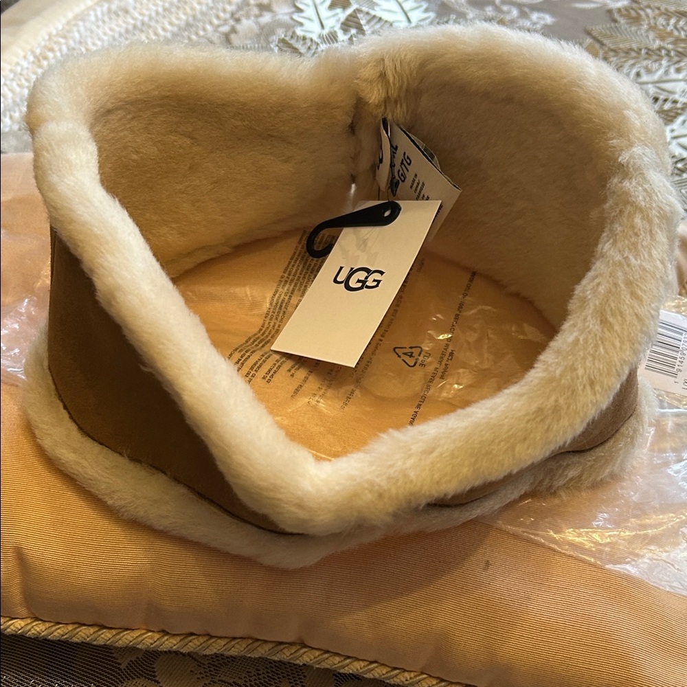 UGG Reversible Chestnut Shearing Sheepskin Headband - Picture 1 of 11